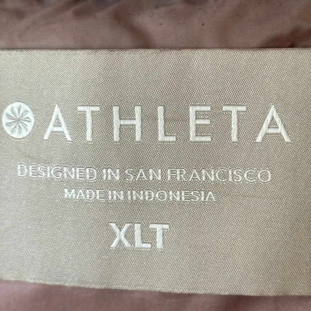 Athleta Mauve Puffer Vest - Picture 3 of 4